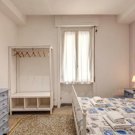 3 Bedrooms Piazza Vittorio Apartman