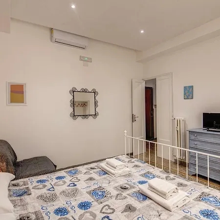 3 Bedrooms Piazza Vittorio Apartman *