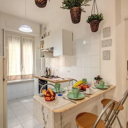 3 Bedrooms Piazza Vittorio