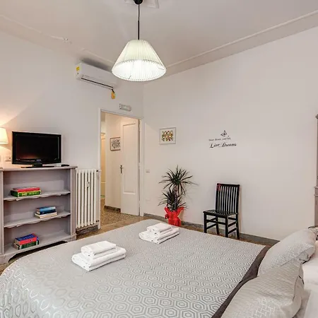 3 Bedrooms Piazza Vittorio
