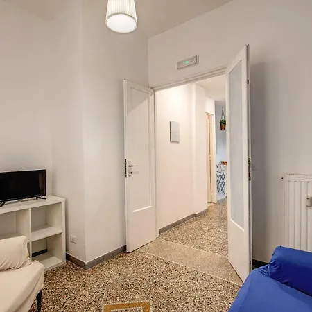 3 Bedrooms Piazza Vittorio Apartman
